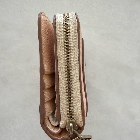 Coach pink pebbled leather wallet with white & gold accents - Picture 4 of 11